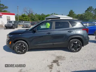 2024 Kia Seltos EX z VIN KNDERCAA8R7600290, wystawiony jako IAAI lot #42059075 z przebiegiem 32 639 mil mil oraz . Historia ofert i sprzedaży dostępna na DreamBid. Obrazek 15.