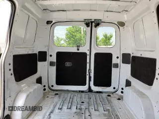 2019 Nissan NV200 S z VIN 3N6CM0KN6KK700060, wystawiony jako Copart lot #59847355 z przebiegiem 189 479 mil mil oraz Czysty tytuł • Clean title. Historia ofert i sprzedaży dostępna na DreamBid. Obrazek 10.