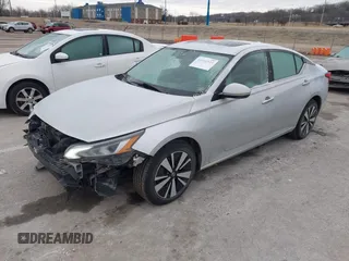 2019 Nissan Altima 2.5 SL with VIN 1N4BL4EV3KC196535, listed as a IAAI auction lot 41512924 with 84,898 mi miles. Bid and sale history available at carsss.com. Image 2.