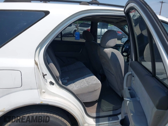 2007 Kia Sorento LX z VIN KNDJC736775722258, wystawiony jako IAAI lot #42409147 z przebiegiem 130 863 mil mil oraz . Historia ofert i sprzedaży dostępna na DreamBid. Obrazek 8.