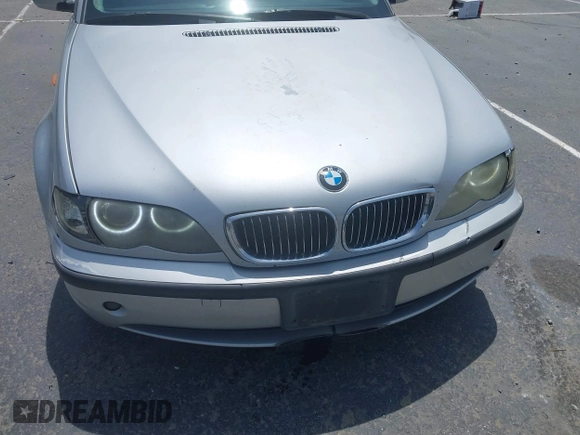 2002 BMW 3 Series 325i with VIN WBAET37452NG73105, listed as a IAAI auction lot 42105774 with 202,852 mi miles. Bid and sale history available at carsss.com. Image 13.