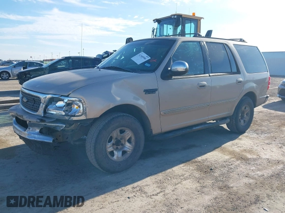 1998 Ford Expedition XLT with VIN 1FMRU17L7WLA79560, listed as a IAAI auction lot 41360506 with 267,882 mi miles. Bid and sale history available at carsss.com. Image 2.