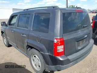 2016 Jeep Patriot Sport SE with VIN 1C4NJPBA4GD629071, listed as a IAAI auction lot 42163039 with 143,626 mi miles and . Bid and sale history available at carsss.com. Image 3.