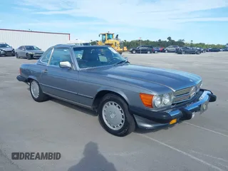 1988 Mercedes-Benz 560 SL with VIN WDBBA48D0JA088479, listed as a IAAI auction lot 41272731 with 91,858 mi miles and . Bid and sale history available at DreamBid. Image 1.