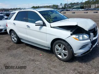 2015 Mercedes-Benz M ML 350 with VIN 4JGDA5HB7FA510426, listed as a IAAI auction lot 41983426 with 142,490 mi miles. Bid and sale history available at carsss.com. Image 1.