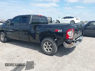2007 Chevrolet Silverado 1500 1LT with VIN 2GCEK19J271659603, listed as a IAAI auction lot 42098689 with 240,918 mi miles and . Bid and sale history available at DreamBid. Image 3.