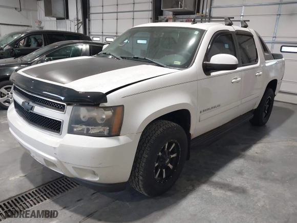2008 Chevrolet Avalanche LT w/1LT with VIN 3GNFK12358G147656, listed as a IAAI auction lot 40714225 with 211,651 mi miles. Bid and sale history available at carsss.com. Image 2.