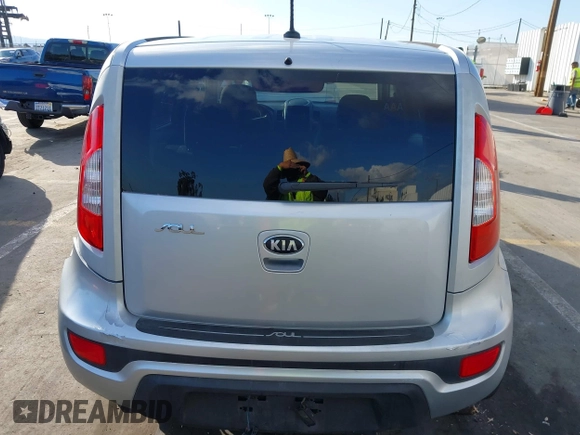 2013 Kia Soul + z VIN KNDJT2A66D7754382, wystawiony jako IAAI lot #41431092 z przebiegiem Nie podano mil oraz . Historia ofert i sprzedaży dostępna na DreamBid. Obrazek 16.