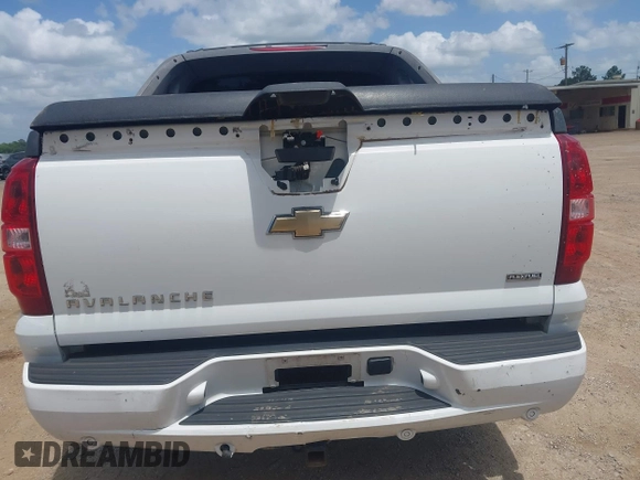 2007 Chevrolet Avalanche LTZ with VIN 3GNEC12047G306471, listed as a IAAI auction lot 42588844 with 216,509 mi miles and . Bid and sale history available at DreamBid. Image 6.