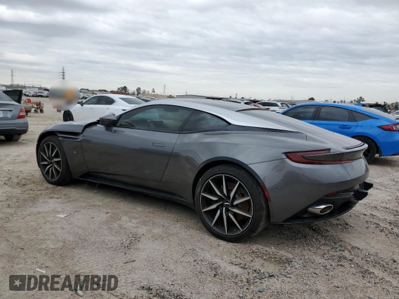 2017 Aston Martin DB11 z VIN SCFRMFAV2HGL00765, wystawiony jako Copart lot #87010474 z przebiegiem Nie podano mil oraz Nie do naprawy. Historia ofert i sprzedaży dostępna na DreamBid. Obrazek 2.