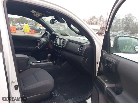 2019 Toyota Tacoma 4WD SR with VIN 5TFCZ5ANXKX204955, listed as a IAAI auction lot 41694378 with 108,410 mi miles. Bid and sale history available at carsss.com. Image 5.