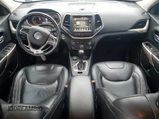 2018 Jeep Cherokee Limited z VIN 1C4PJMDB6JD593551, wystawiony jako Copart lot #57972315 z przebiegiem 141 051 mil mil oraz Szkoda całkowita • Salvage title. Historia ofert i sprzedaży dostępna na DreamBid. Obrazek 8.