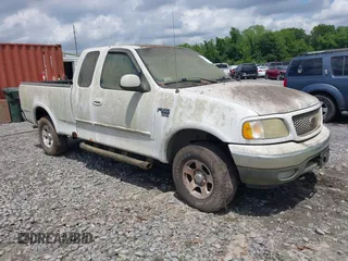 2003 Ford F-150 XL z VIN 1FTRX18W03NA25313, wystawiony jako IAAI lot #42147555 z przebiegiem 143 837 mil mil oraz . Historia ofert i sprzedaży dostępna na DreamBid. Obrazek 1.