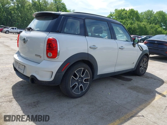 2012 MINI Countryman S с VIN WMWZC5C5XCWM11911, выставлен на аукционе IAAI как лот 42252488 с пробегом 154 010 миль миль и . История ставок и продаж доступна на DreamBid. Изображение 4.
