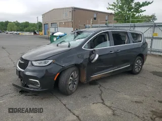 2023 Chrysler Pacifica Hybrid Limited z VIN 2C4RC1S71PR630575, wystawiony jako Copart lot #55826955 z przebiegiem 45 381 mil mil oraz Szkoda całkowita • Salvage title. Historia ofert i sprzedaży dostępna na DreamBid. Obrazek 1.
