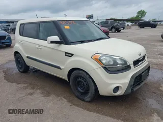 2013 Kia Soul with VIN KNDJT2A50D7559417, listed as a IAAI auction lot 42153196 with 152,119 mi miles. Bid and sale history available at carsss.com. Image 1.