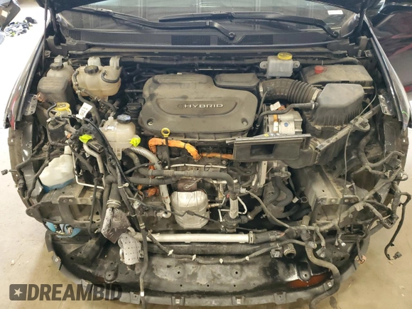 2021 Chrysler Pacifica Hybrid Limited with VIN 2C4RC1S73MR572870, listed as a Copart auction lot 55426655 with 92,436 mi miles and Salvage title. Bid and sale history available at DreamBid. Image 12.