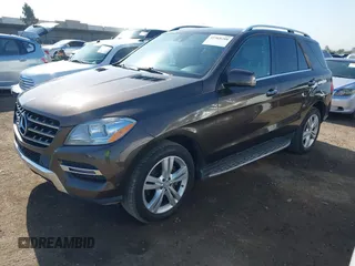 2015 Mercedes-Benz M 350 with VIN 4JGDA5JB3FA488791, listed as a IAAI auction lot 41968288 with 118,825 mi miles and . Bid and sale history available at DreamBid. Image 2.