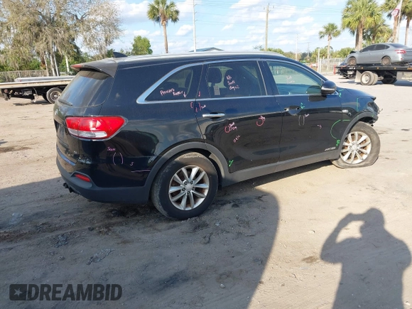 2016 Kia Sorento LX with VIN 5XYPGDA56GG029499, listed as a IAAI auction lot 41512850 with 179,971 mi miles. Bid and sale history available at carsss.com. Image 4.