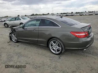 2013 Mercedes-Benz E 550 с VIN WDDKJ7DB4DF183485, выставлен на аукционе Copart как лот 72271004 с пробегом 84 498 миль миль и Списание • Salvage title. История ставок и продаж доступна на DreamBid. Изображение 2.