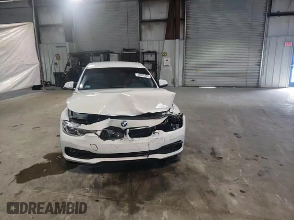 2018 BMW 3 Series 320i xDrive с VIN WBA8E5G51JNV02570, выставлен на аукционе Copart как лот 49970335 с пробегом 78 819 миль миль и Списание • Salvage title. История ставок и продаж доступна на DreamBid. Изображение 11.
