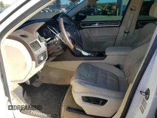 2012 Volkswagen Touareg Exec with VIN WVGEF9BP1CD010015, listed as a Copart auction lot 72646154 with 163,502 mi miles and Salvage Title. Bid and sale history available at DreamBid. Image 7.