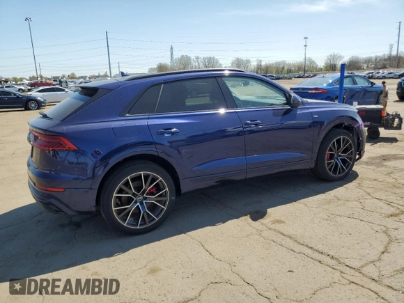 2023 Audi Q8 Premium Plus z VIN WA1EVBF1XPD017663, wystawiony jako Copart lot #54017405 z przebiegiem 22 800 mil mil oraz Czysty tytuł • Clean title. Historia ofert i sprzedaży dostępna na DreamBid. Obrazek 3.