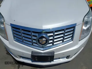 2014 Cadillac SRX Luxury Collection with VIN 3GYFNBE31ES579925, listed as a IAAI auction lot 42180870 with 177,678 mi miles. Bid and sale history available at carsss.com. Image 6.