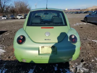 2003 Volkswagen New Beetle Coupe GLS with VIN 3VWCD21C53M402486, listed as a Copart auction lot 44488865 with 90,734 mi miles and Non Repairable. Bid and sale history available at carsss.com. Image 6.