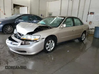 2000 Honda Accord SE with VIN 1HGCG6699YA070072, listed as a Copart auction lot 57047805 with 133,071 mi miles and Salvage title. Bid and sale history available at DreamBid. Image 1.