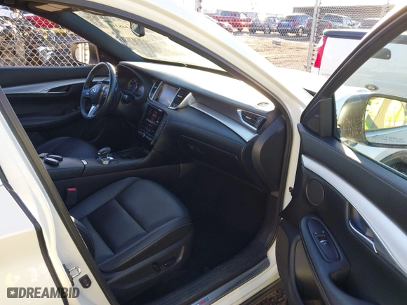2020 Infiniti QX50 ESSENTIAL with VIN 3PCAJ5M13LF109950, listed as a IAAI auction lot 41348348 with 63,091 mi miles. Bid and sale history available at carsss.com. Image 5.