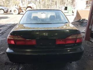 2000 Honda Accord EX z VIN 1HGCG6674YA149566, wystawiony jako IAAI lot #41368271 z przebiegiem 262 505 mil mil oraz . Historia ofert i sprzedaży dostępna na DreamBid. Obrazek 17.