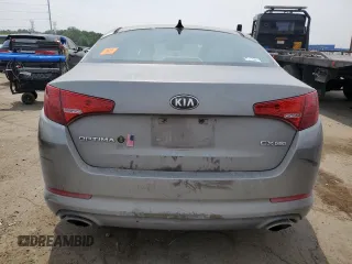 2013 Kia Optima EX z VIN 5XXGN4A74DG090437, wystawiony jako Copart lot #60822225 z przebiegiem 138 596 mil mil oraz Czysty tytuł • Clean title. Historia ofert i sprzedaży dostępna na DreamBid. Obrazek 6.