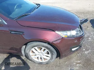 2013 Kia Optima LX z VIN 5XXGM4A7XDG241462, wystawiony jako IAAI lot #41774969 z przebiegiem 151 819 mil mil oraz . Historia ofert i sprzedaży dostępna na DreamBid. Obrazek 18.