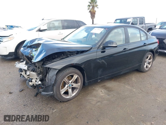 2015 BMW 3 Series 328i z VIN WBA3A5G54FNS90096, wystawiony jako IAAI lot #41778545 z przebiegiem 99 511 mil mil oraz . Historia ofert i sprzedaży dostępna na DreamBid. Obrazek 2.