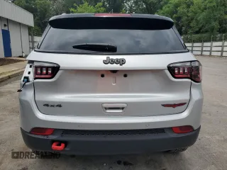 2025 Jeep Compass Trailhawk with VIN 3C4NJDDN9ST556944, listed as a Copart auction lot 65061335 with 10,196 mi miles and Clean title. Bid and sale history available at DreamBid. Image 6.
