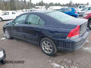 2007 Volvo S60 2.5L Turbo with VIN YV1RH592572611667, listed as a IAAI auction lot 41558875 with 160,433 mi miles. Bid and sale history available at carsss.com. Image 3.