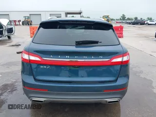 2016 Lincoln MKX Premiere z VIN 2LMTJ6JR6GBL55175, wystawiony jako IAAI lot #42166472 z przebiegiem 108 995 mil mil oraz . Historia ofert i sprzedaży dostępna na DreamBid. Obrazek 16.