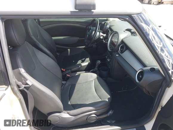 2012 MINI Hardtop с VIN WMWSU3C50CT255544, выставлен на аукционе IAAI как лот 42533243 с пробегом 102 422 миль миль и . История ставок и продаж доступна на DreamBid. Изображение 5.