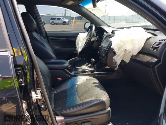 2014 Kia Sorento SX Limited with VIN 5XYKWDA71EG486958, listed as a IAAI auction lot 42483774 with 195,198 mi miles and . Bid and sale history available at DreamBid. Image 5.
