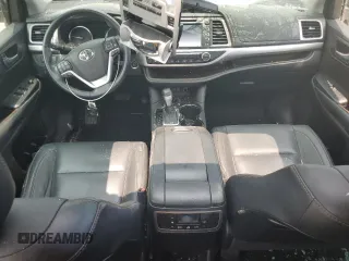 2017 Toyota Highlander XLE with VIN 5TDJZRFH4HS424771, listed as a Copart auction lot 59002205 with 36,895 mi miles and Salvage title. Bid and sale history available at DreamBid. Image 8.
