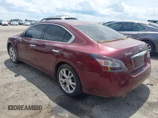 2013 Nissan Maxima SV z VIN 1N4AA5AP5DC828131, wystawiony jako IAAI lot #42456653 z przebiegiem 282 462 mil mil oraz . Historia ofert i sprzedaży dostępna na DreamBid. Obrazek 3.