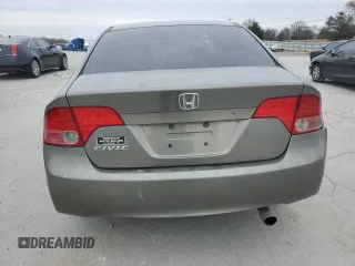 2008 Honda Civic LX z VIN 1HGFA16518L022536, wystawiony jako Copart lot #52881645 z przebiegiem 251 320 mil mil oraz Szkoda całkowita • Salvage title. Historia ofert i sprzedaży dostępna na DreamBid. Obrazek 6.