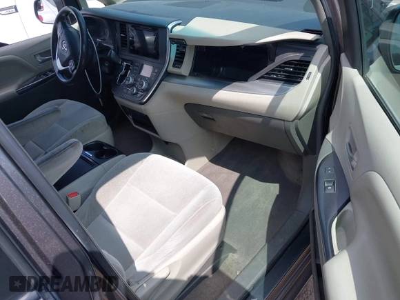 2015 Toyota Sienna LE AAS с VIN 5TDKK3DC8FS594979, выставлен на аукционе IAAI как лот 42137215 с пробегом 122 525 миль миль и . История ставок и продаж доступна на DreamBid. Изображение 5.