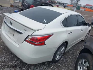 2015 Nissan Altima 2.5 S with VIN 1N4AL3AP2FC476885, listed as a IAAI auction lot 41917690 with 147,345 mi miles. Bid and sale history available at carsss.com. Image 4.