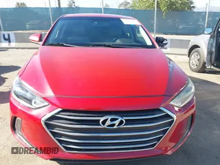 2017 Hyundai Elantra SE z VIN 5NPD84LF7HH063760, wystawiony jako IAAI lot #42327207 z przebiegiem 51 615 mil mil oraz . Historia ofert i sprzedaży dostępna na DreamBid. Obrazek 12.