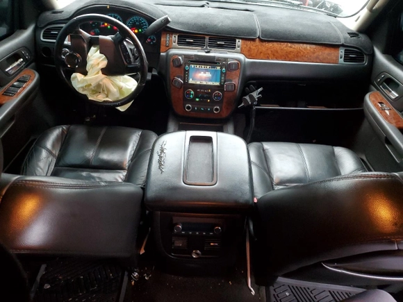 2007 Chevrolet Avalanche 1LT z VIN 3GNEK12317G100442, wystawiony jako Copart lot #83819334 z przebiegiem Nie podano mil oraz Szkoda całkowita • Salvage title. Historia ofert i sprzedaży dostępna na DreamBid. Obrazek 8.