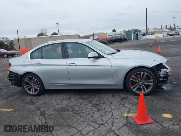 2017 BMW 3 Series 330e iPerformance with VIN WBA8E1C59HK480327, listed as a IAAI auction lot 41809395 with 74,919 mi miles. Bid and sale history available at carsss.com. Image 14.