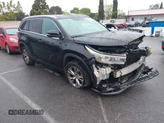 2015 Toyota Highlander XLE z VIN 5TDKKRFHXFS109236, wystawiony jako IAAI lot #41915934 z przebiegiem 102 536 mil mil oraz . Historia ofert i sprzedaży dostępna na DreamBid. Obrazek 1.