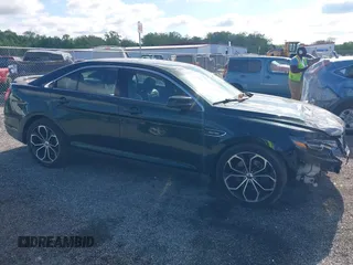 2013 Ford Taurus SHO z VIN 1FAHP2KT8DG173527, wystawiony jako IAAI lot #42198526 z przebiegiem 82 943 mil mil oraz . Historia ofert i sprzedaży dostępna na DreamBid. Obrazek 14.
